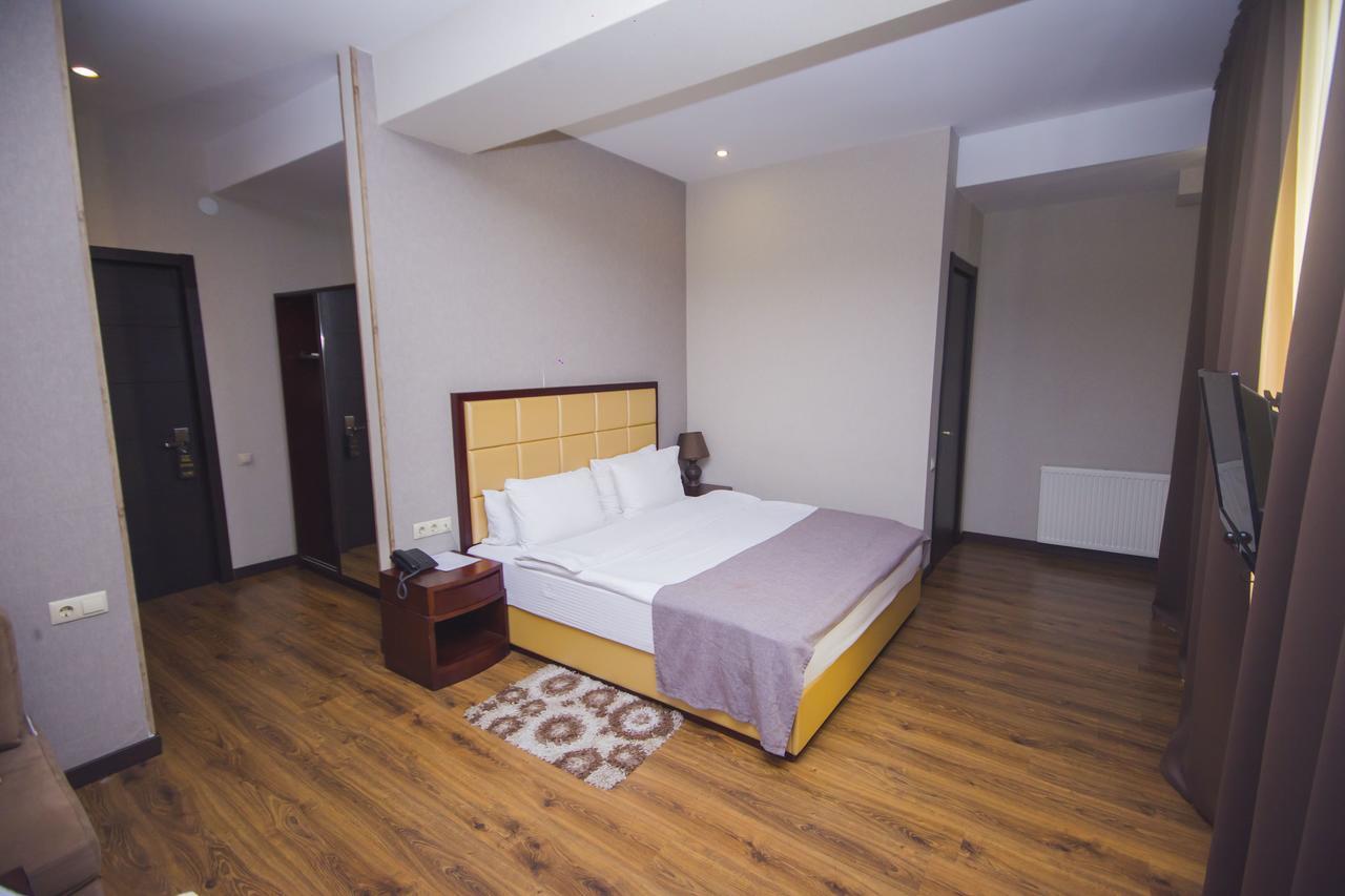 Hotel Orion Old Town ティビリシ エクステリア 写真